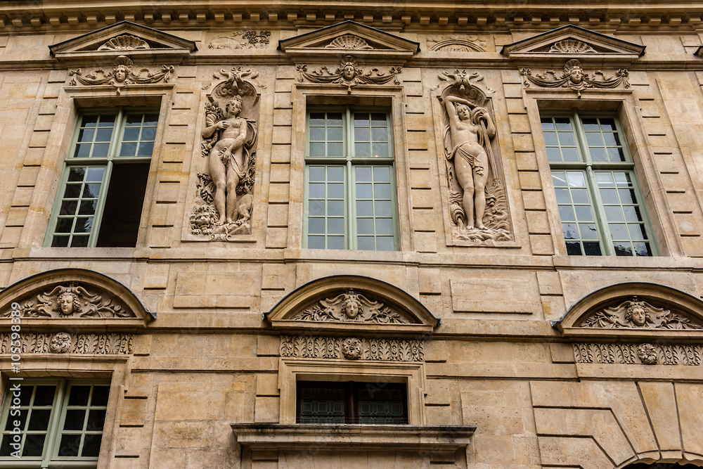 Hotel de Sully (1625 - 1630). Marais, Paris. France. Hotel de Sully (1625 - 1630). Marais, Paris. France.