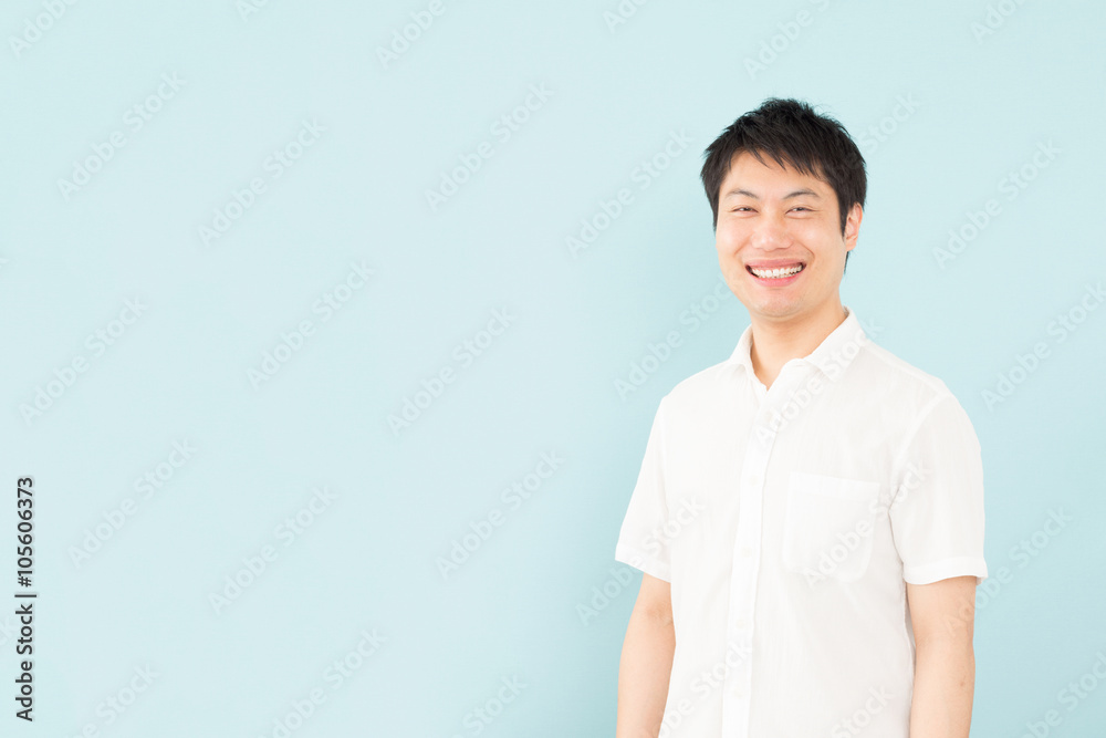 男性　ブルーバック