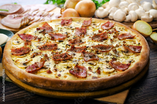 pizza Carbonara with bacon