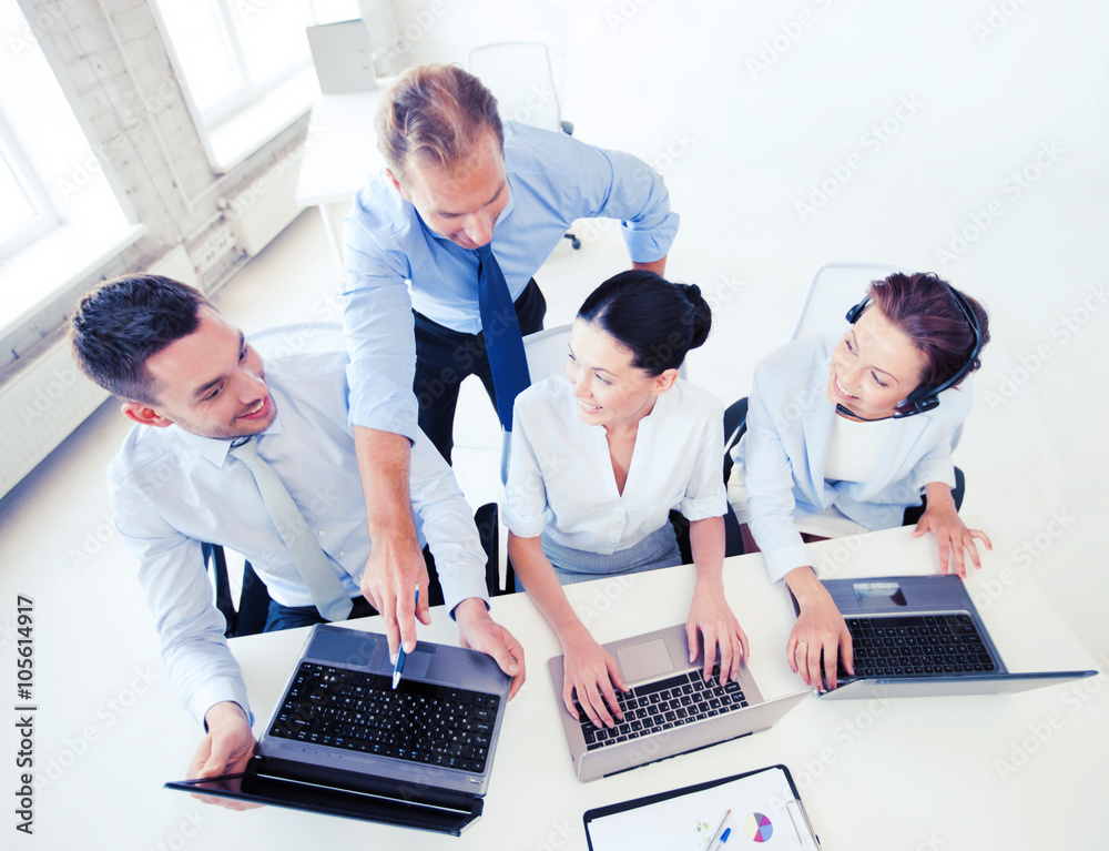 Obraz premium group of people working in call center