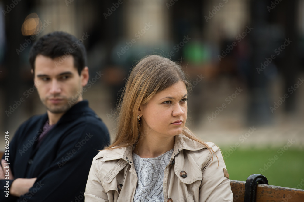 Fototapeta premium love fight in Paris