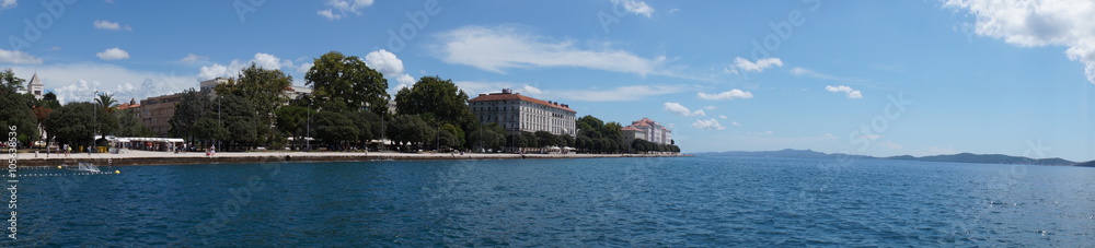 Zadar, Chorwacja - widok na promenadę