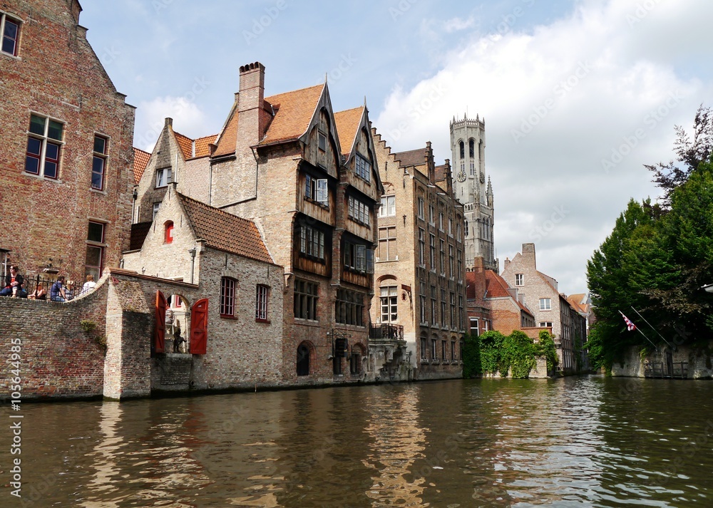 Häuserzeile im Wasser in Brügge Häuserzeile im Wasser in Brügge