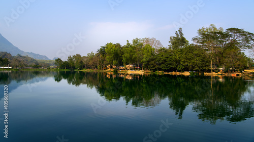 Fototapeta Naklejka Na Ścianę i Meble -  Wat Tham Khao Reservoir