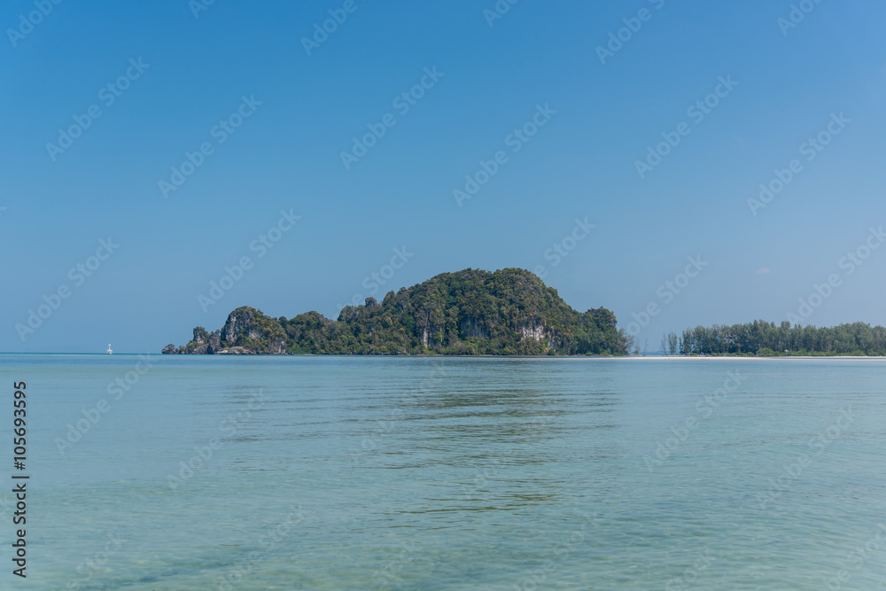 Sea and mountains on Ocean