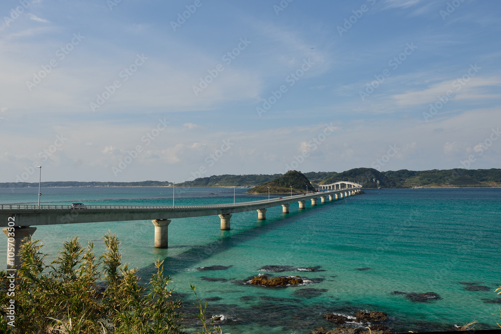 絶景ジャパン　青い空、青い海爽やかな角島大橋　山口県