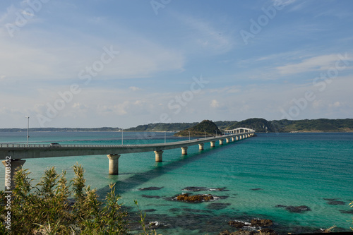 Wallpaper Mural 絶景ジャパン　青い空、青い海爽やかな角島大橋　山口県 Torontodigital.ca