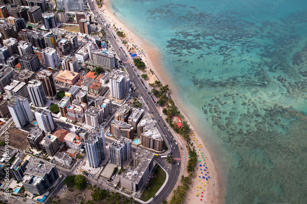 Naklejka premium recifes de corais com atividades aquáticas, em Maceió.