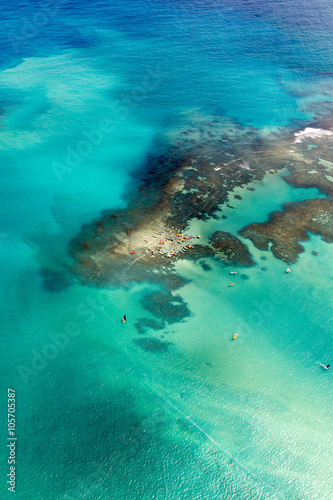 recifes de corais com atividades aquáticas, em Maceió.