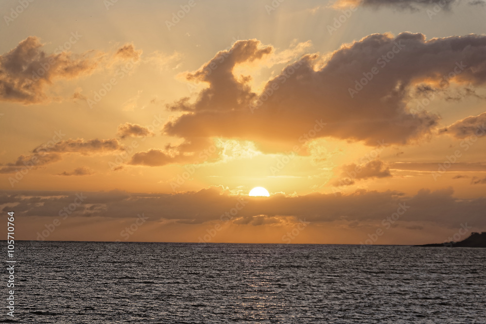 Naklejka premium Lever de soleil