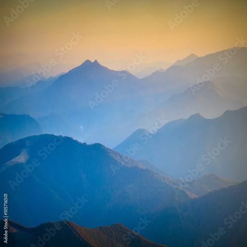 High peaks valley © Bashkatov