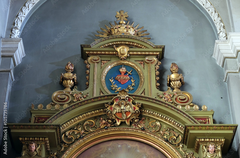 Fototapeta premium Altar in the Basilica of the Sacred Heart of Jesus in Zagreb, Croatia 