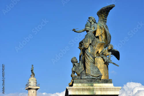 Obraz na plátně Sculptoral group Pensiero (Thought) from Vittoriano monument , symbolizes genius thought, discord, Minerva goddess and Italian people rising from tyranny and its new future
