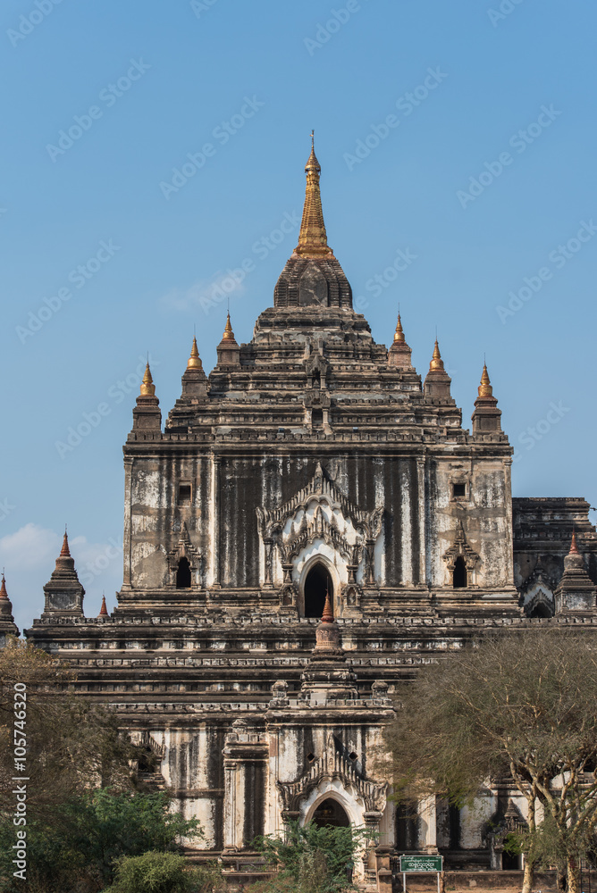 Fototapeta premium Thatbyinnyu temple The highest temple in Bagan, Myanmar