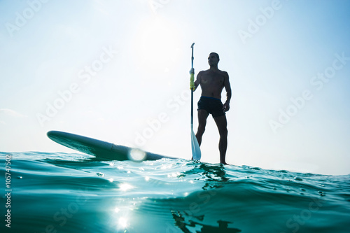 Φωτογραφία Stand up paddle board man paddleboarding