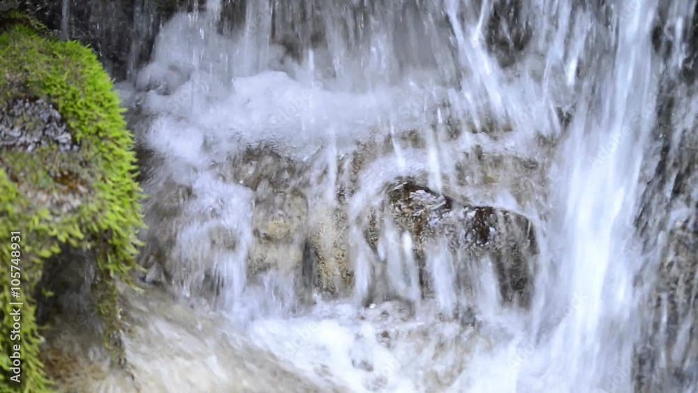 Kleiner Wasserfall im Naturschutzgebiet Bad Überkingen
