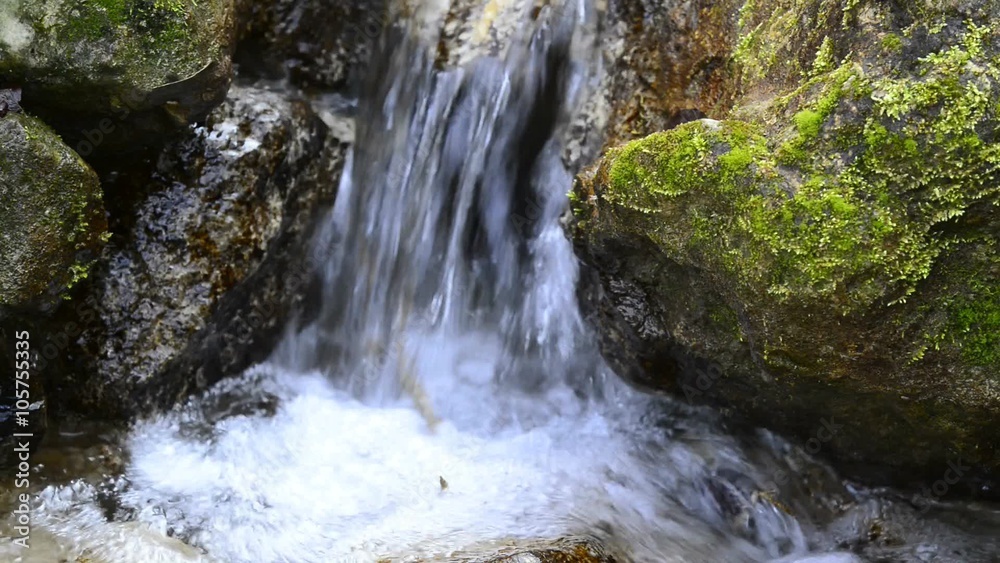 Kleiner Wasserfall im Naturschutzgebiet Bad Überkingen
Kleiner Wasserfall im Naturschutzgebiet Bad Überkingen