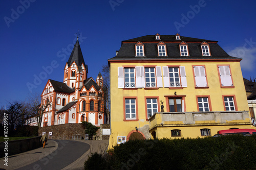 katholische Pfarrkirche Sankt Peter und Zehnthof © etfoto