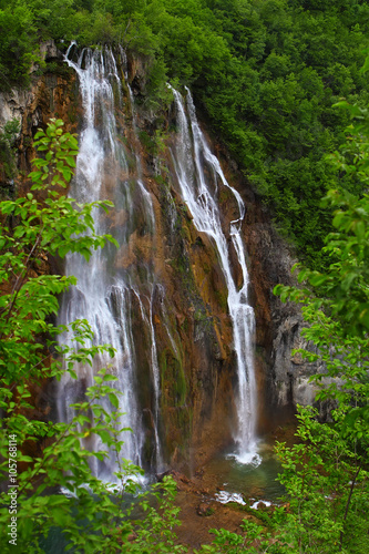 Fototapeta Naklejka Na Ścianę i Meble -  Large waterfalls