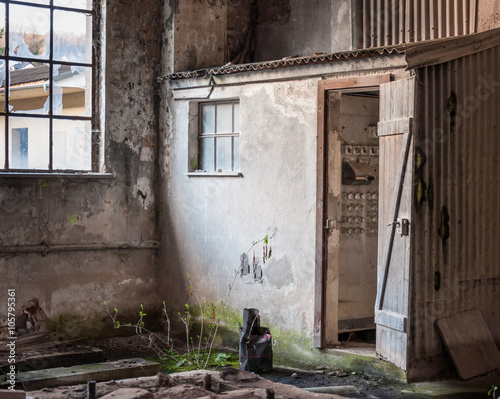 Lost Places: Schuppen in alter Werkhalle © Christina Kohnen