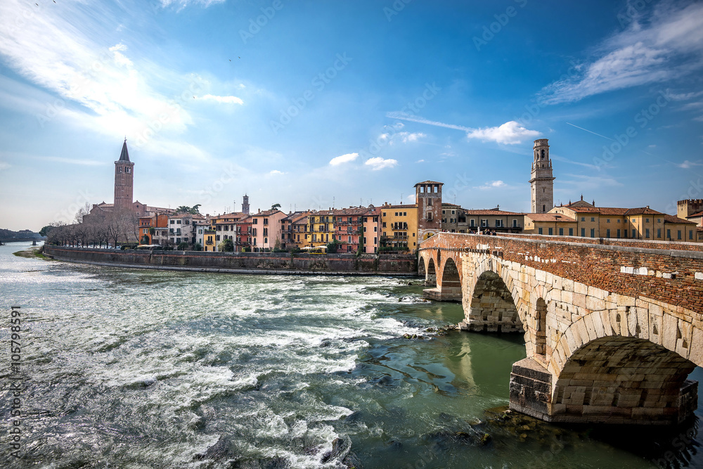 Obraz premium Verona river cityscape, Italy