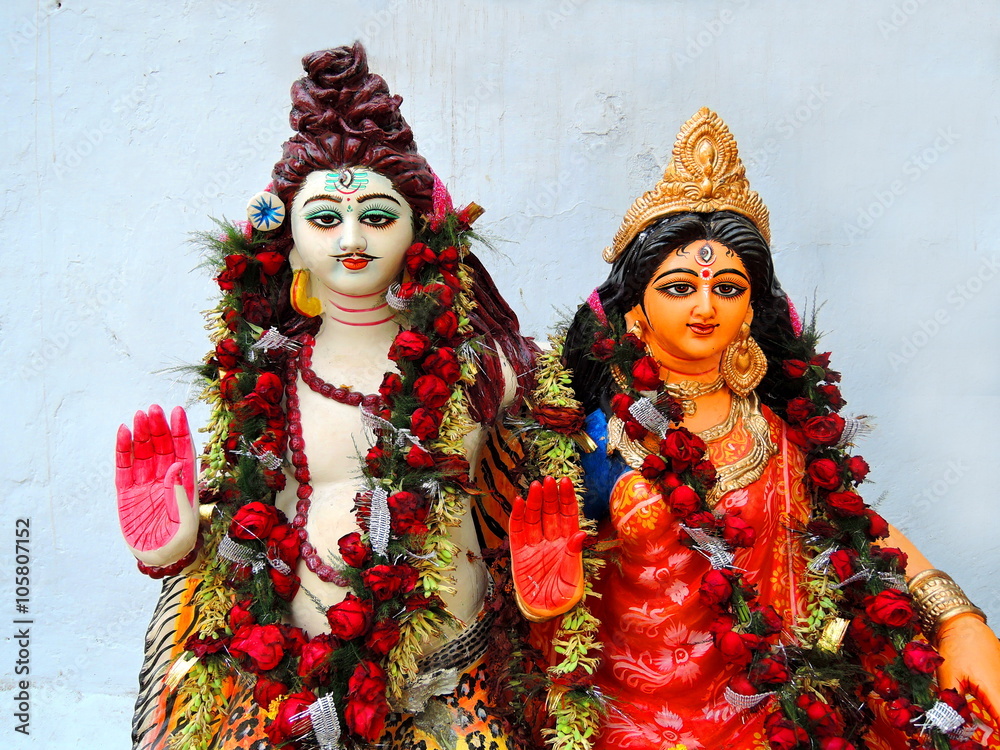 Hindu gods - Shiva and parvati statue
