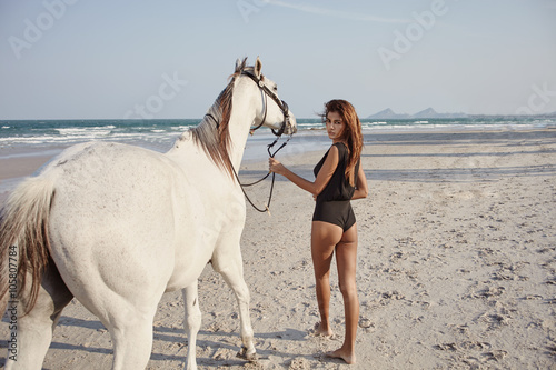 Lifestyle witth horse on the beach