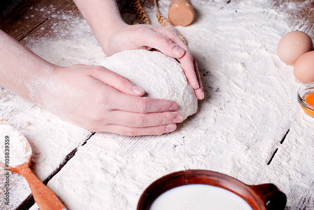Fototapeta premium dough in the hands of
