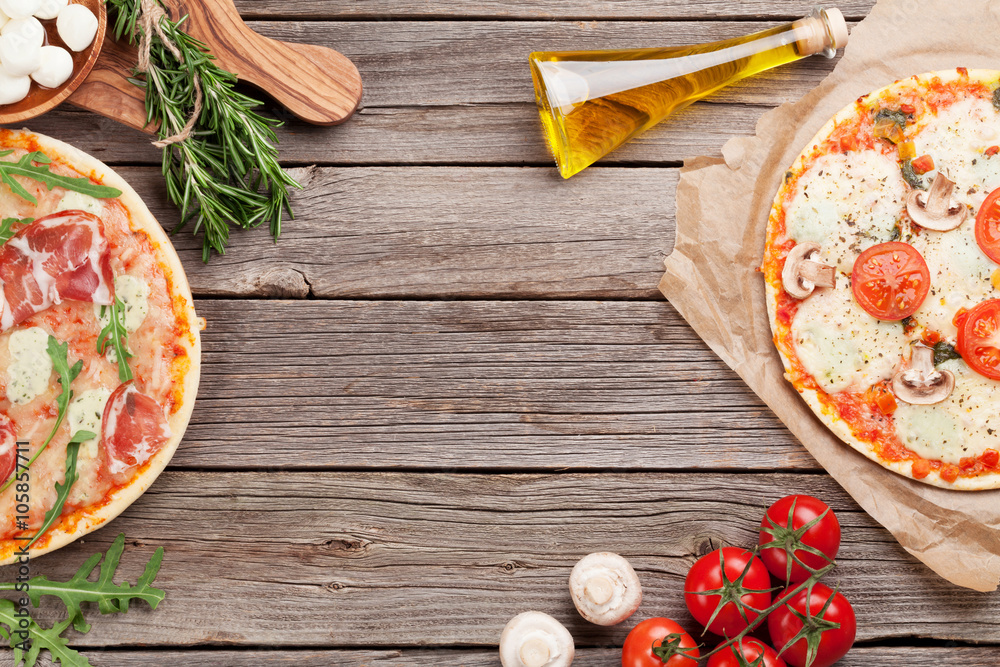 Pizza with prosciutto and tomatoes Pizza with prosciutto and tomatoes