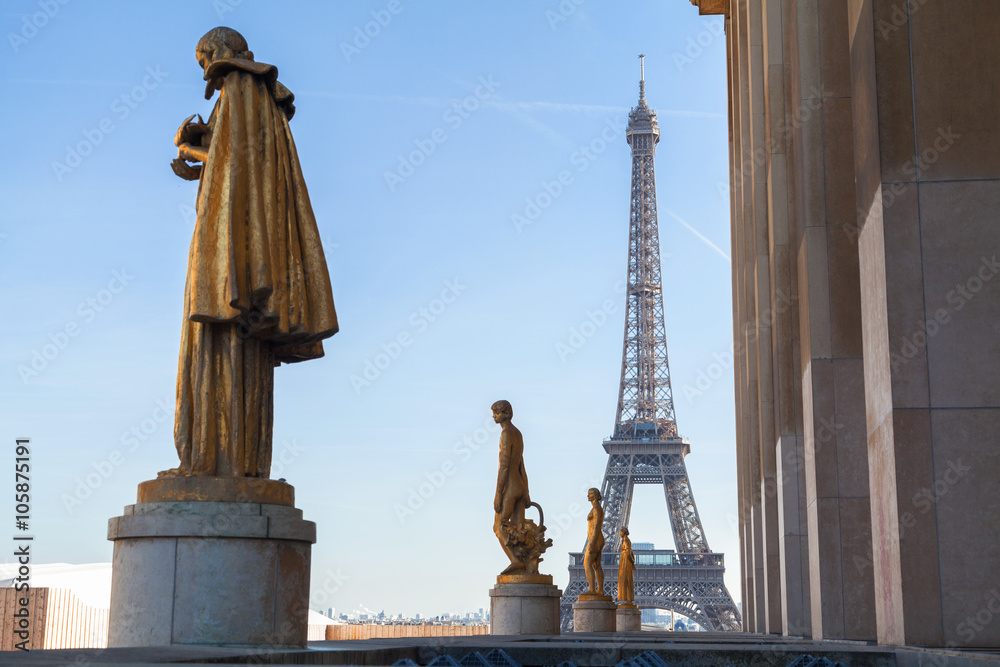Sculptures in Trocadero in Paris, France. - obrazy, fototapety, plakaty 