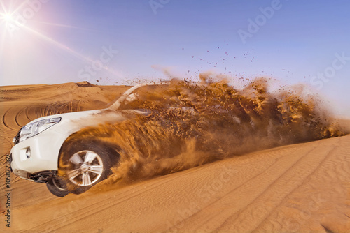 Fototapeta Naklejka Na Ścianę i Meble -  SUV dune bashing