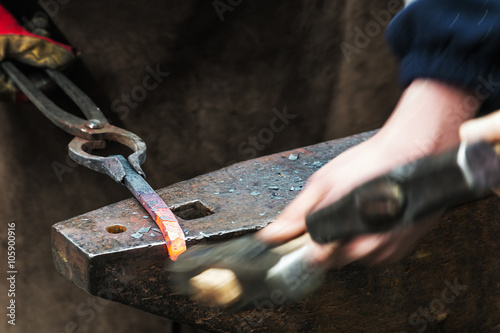 Making decorative element in the smithy