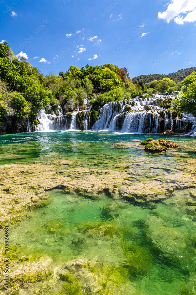 Obraz premium Wodospad w Parku Narodowym Krka - Dalmacja, Chorwacja