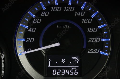 speedometer with the dark mode