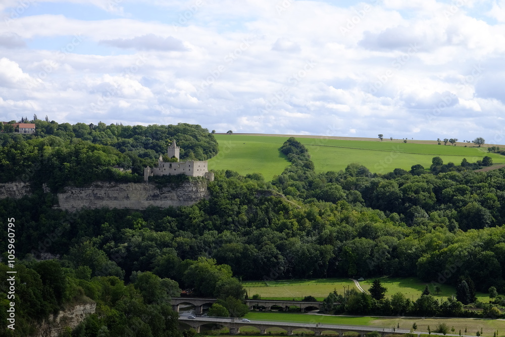 Blick über das Saaletal  auf die Rudelsburg und Burg Saaleck be