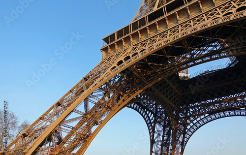 La Tour Eiffel à Paris en France © Cyril PAPOT
