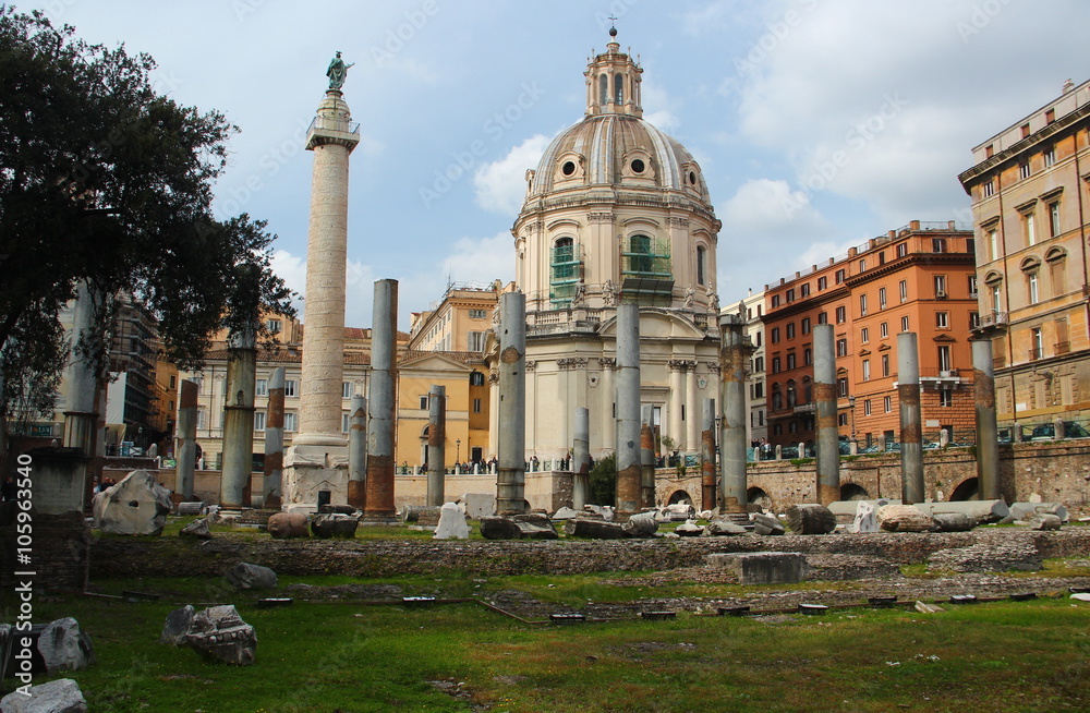Roma, Colonna Traiana e Cupola di Santa Maria in Loreto