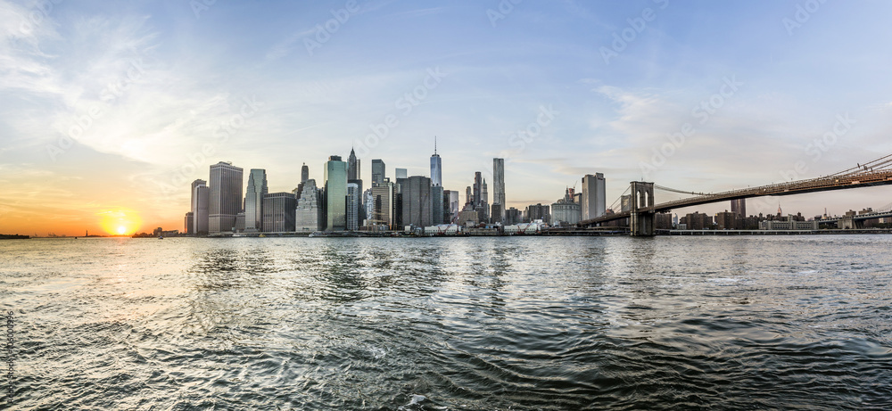 Manhattan Downtown urban view with Brooklyn bridge - obrazy, fototapety, plakaty 