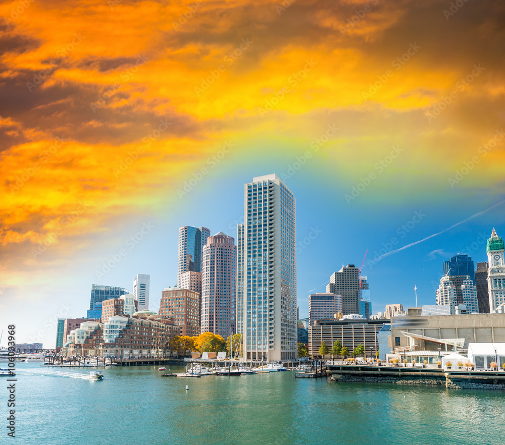 Fototapeta premium Boston buildings at sunset, Massachusetts