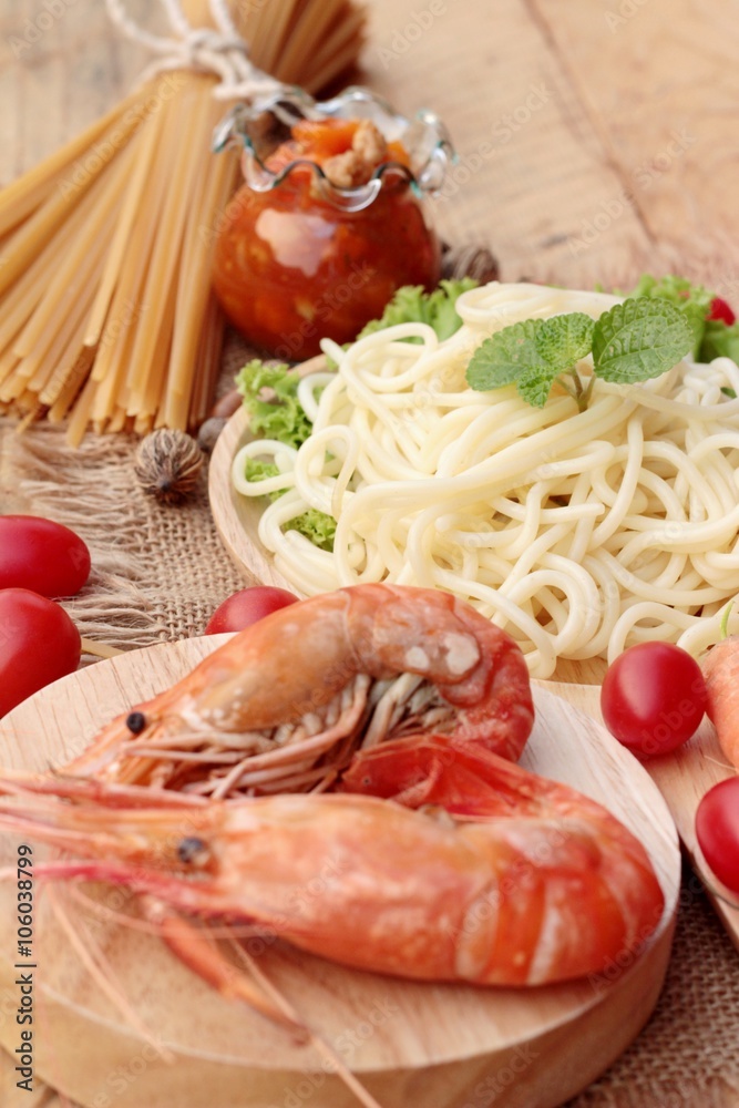 Spaghetti with shrimp and tomato sauce delicious. Spaghetti with shrimp and tomato sauce delicious.