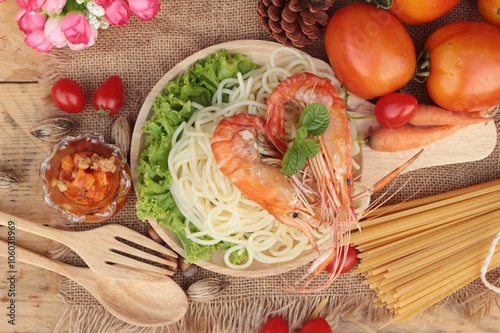 Spaghetti with shrimp and tomato sauce delicious.