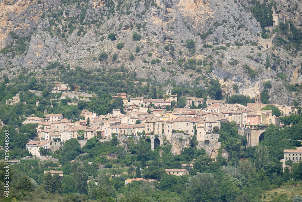 F, Provence, Alpes de Haut-Provence, Bergdorf Moustiers Sainte-Marie