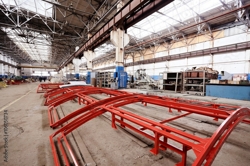 Production of metal structures on the plant