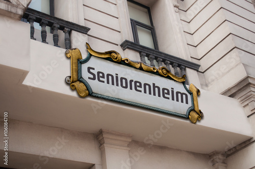 Schild 81 - Seniorenheim