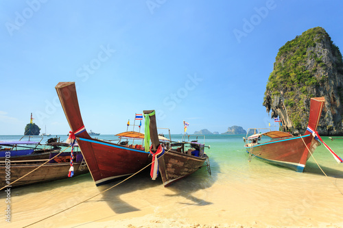 Longtale boat on the beach © wittybear