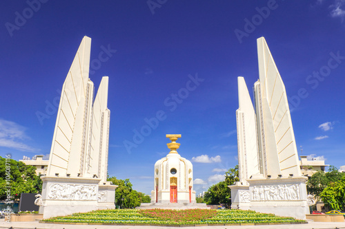 monument of democracy