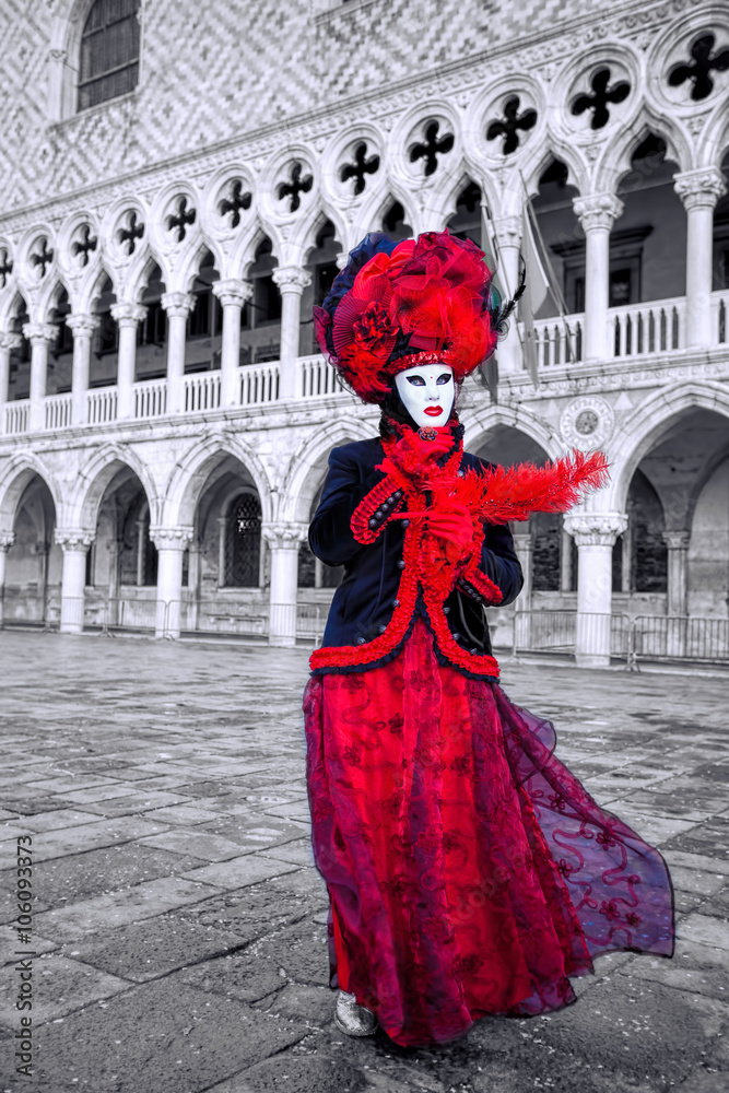 Obraz premium Carnival mask against Doge palace in Venice, Italy