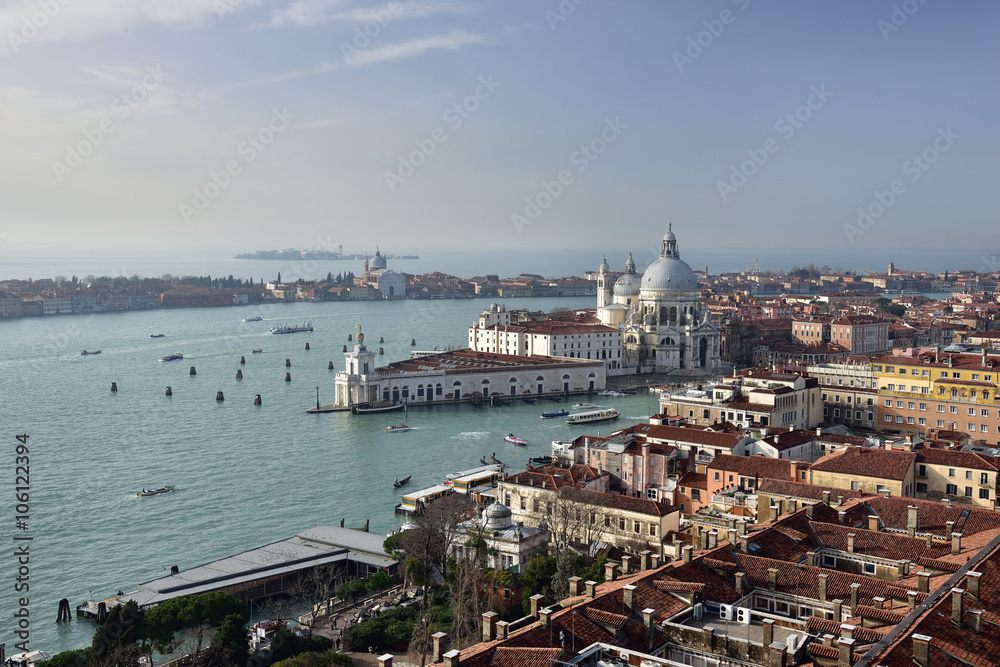 Blick vom Markusturm auf Venedig