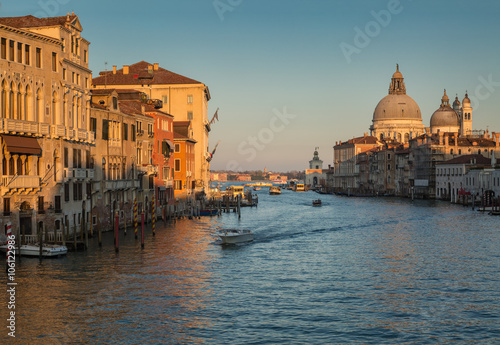 Grand canal and Basilica di Santa Maria della Salute in Venice © Jon Ingall
