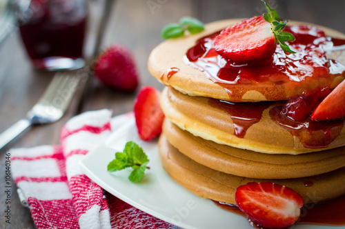 Crepes With Strawberries